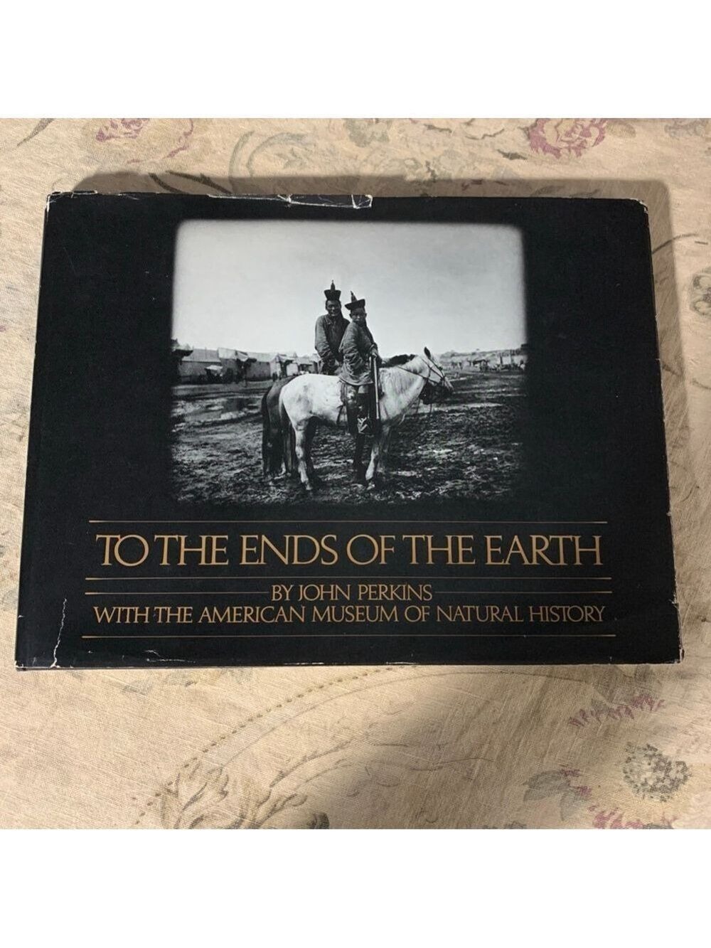 Book: To The Ends Of The Earth by John Perkins, Black/White
